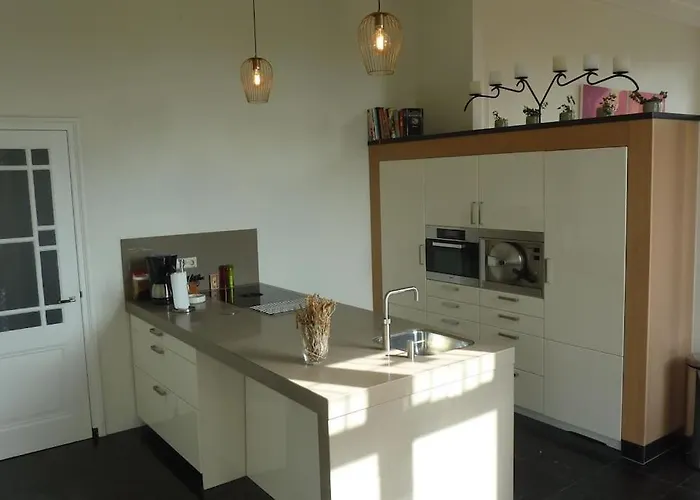 Luxe Woonboerderij In De Natuur. Villa